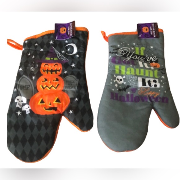BUNDLE 2 HALLOWEEN OVEN MITTS • NWT - Picture 1 of 10